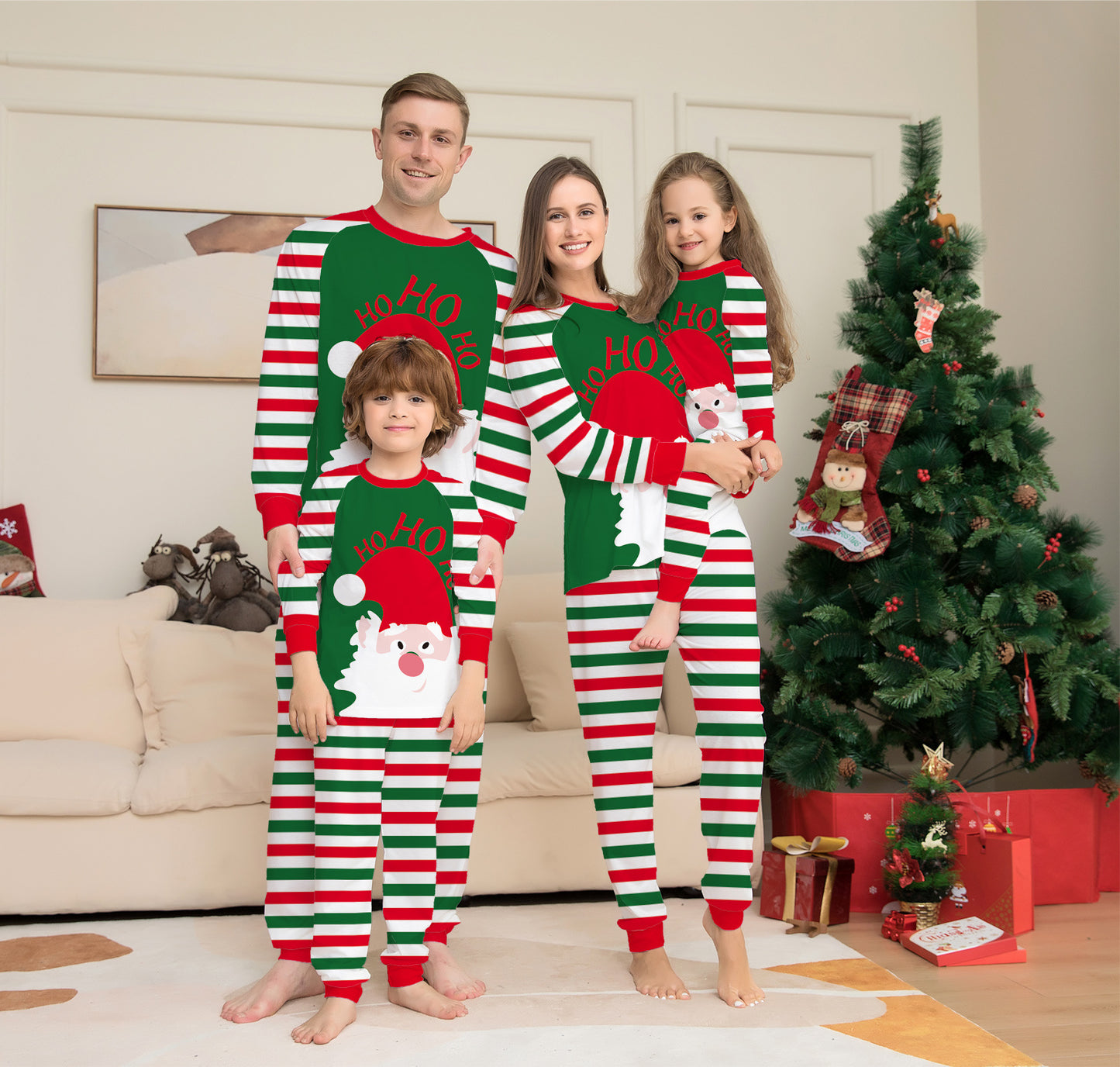 Superbes pyjamas de Noël pour toute la famille: Bébé, enfants, papa, maman et le chien